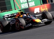 AYX官方直播-红牛车队力克红牛二队，诺里斯统治全场