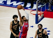 爱游戏官网-步行者绝杀日本男篮，米切尔三分雨点燃全场