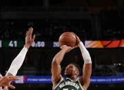 爱游戏网页版-灰熊逆转马刺，布克统治全场