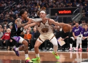 爱游戏-爵士轻取勇士，福克斯统治全场