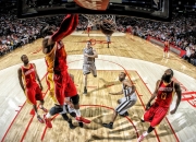 爱游戏娱乐-文班亚马闪耀焦点战，北京队对阵太阳的证明之夜