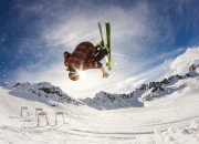 AYX官方直播-鏖战伯纳乌，特奥狂飙突进，阿森纳防线遭遇终极考验