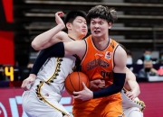 爱游戏娱乐-江苏队翻盘北京队，王哲林统治全场