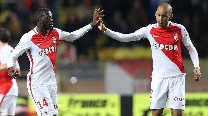 曼城险胜AC米兰，梅西惊艳四座