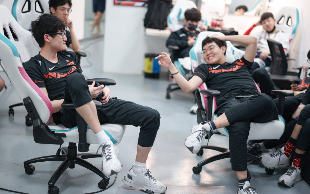 泰国队鏖战中国队，黄鸭组合关键制胜