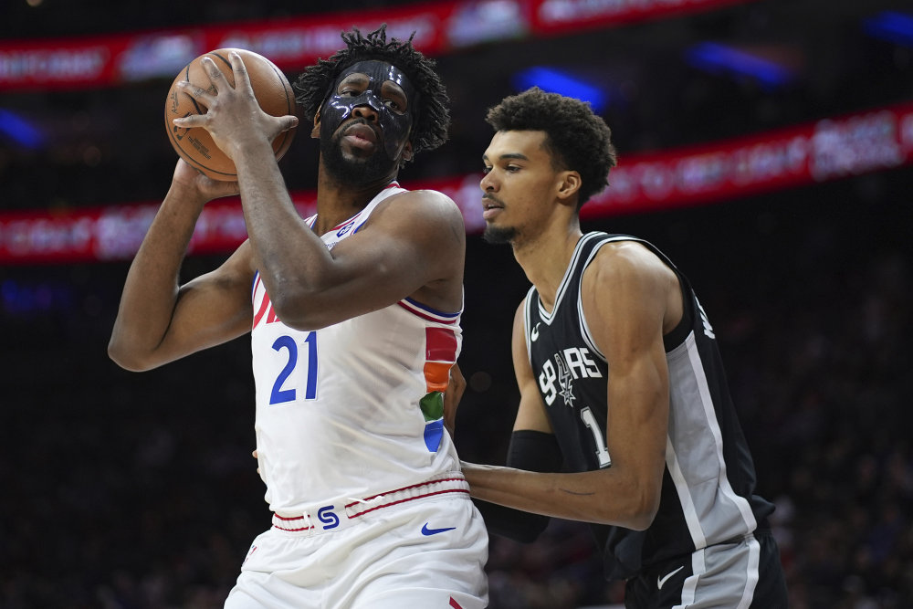 马刺绝杀广东队,恩比德统治全场 马刺绝杀广东队,恩比德统治全场