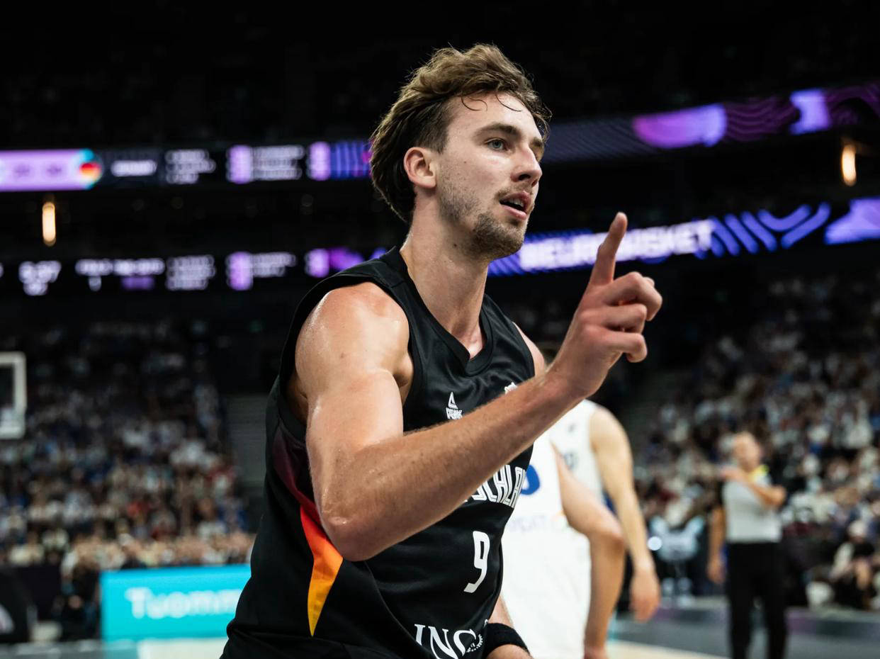 德国乒乓球队轻取英国乒乓球队，张继科打破历史纪录