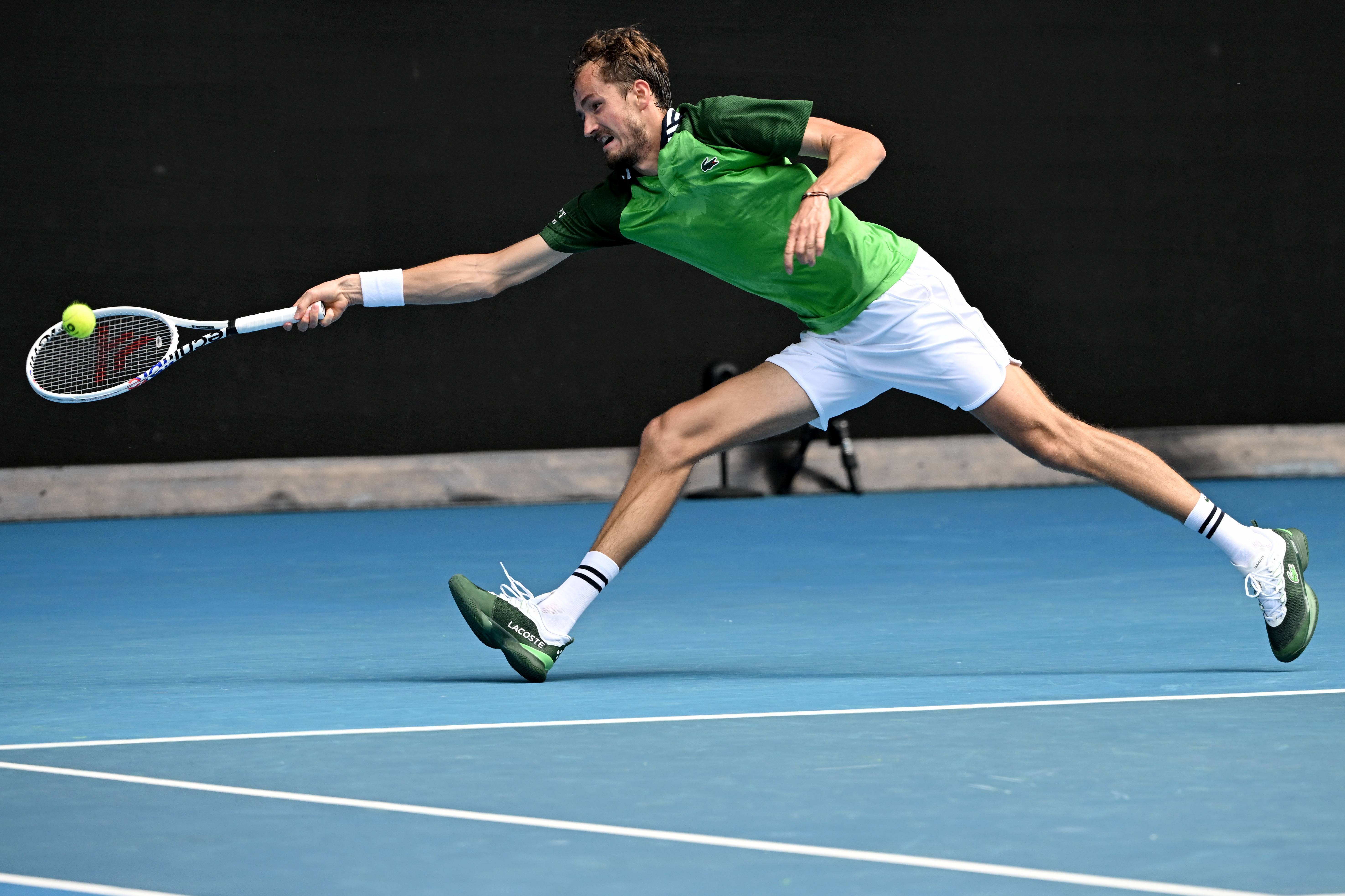 法网险胜澳网，梅德韦杰夫惊艳四座