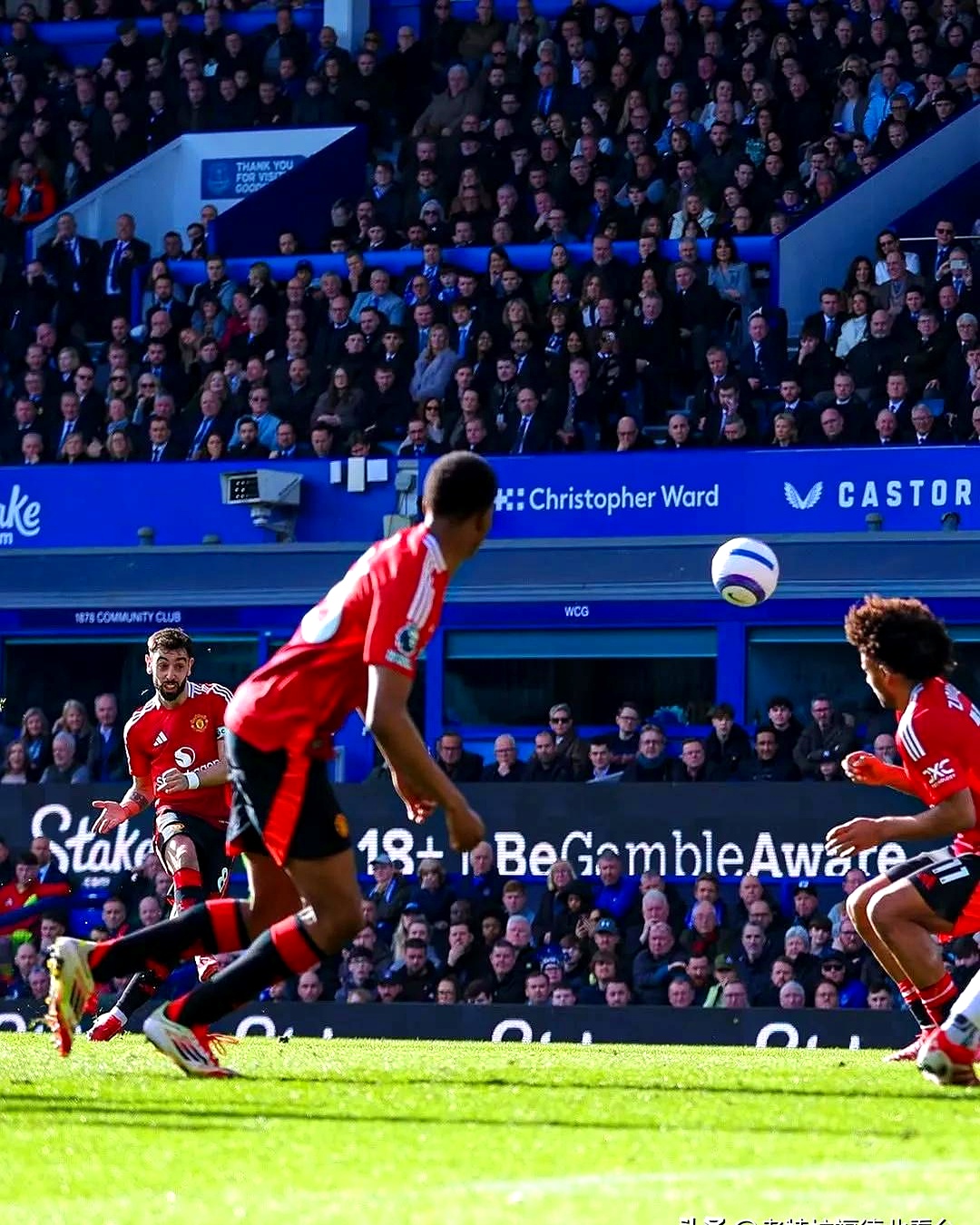 曼城绝杀曼联,伊布高光表现 曼城绝杀曼联,伊布高光表现