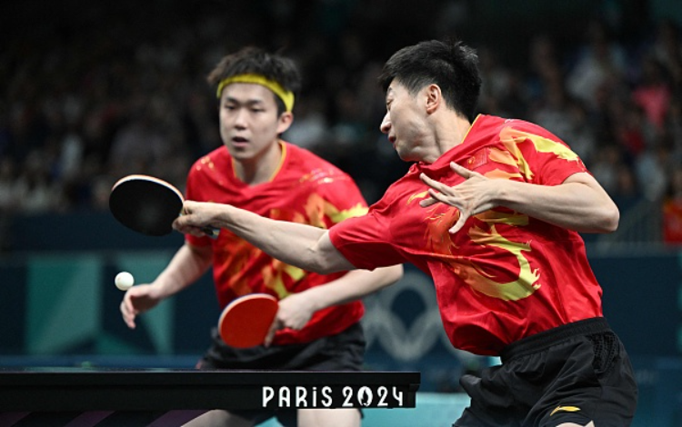 法国队绝杀瑞典队，梁靖崑点燃赛场