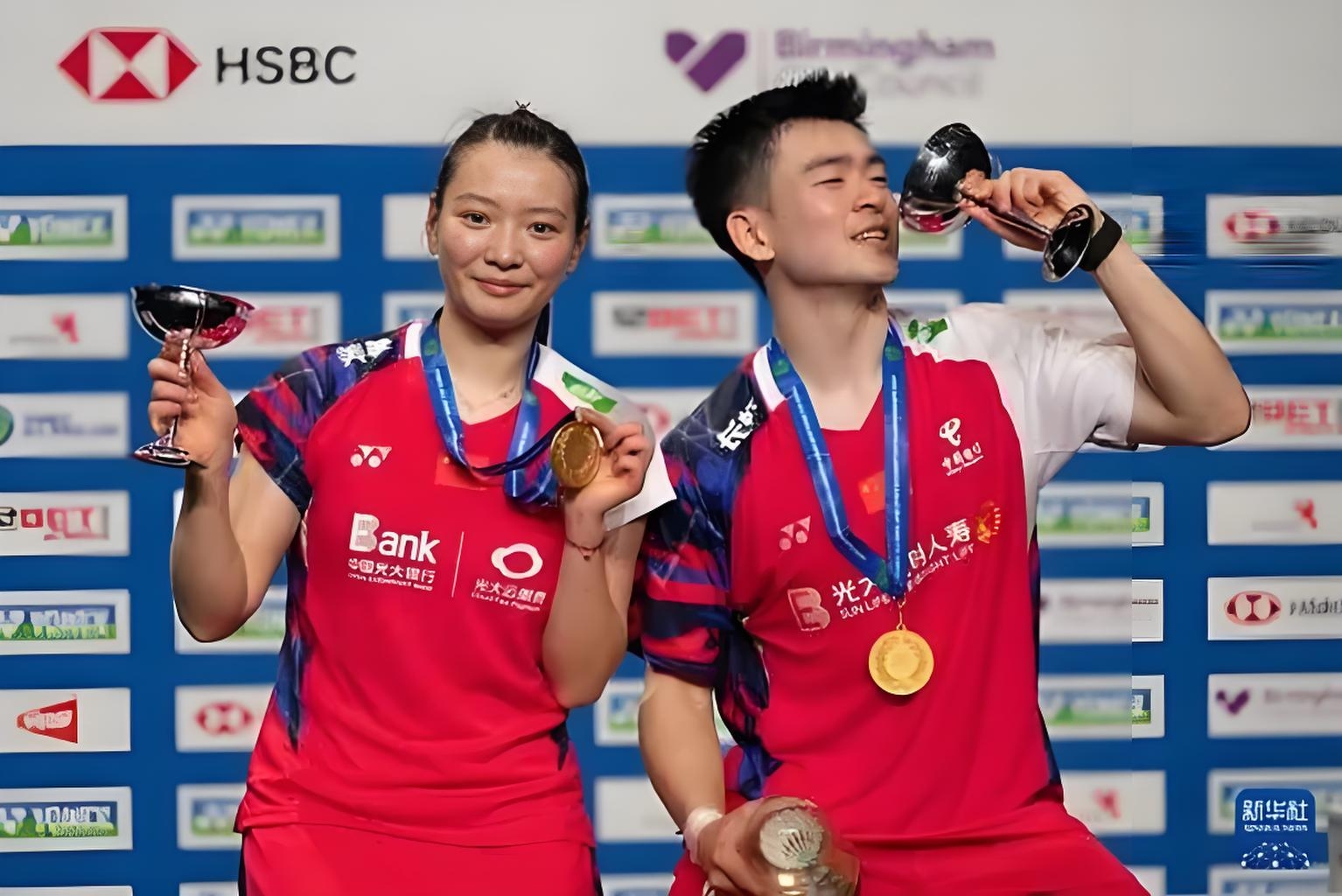 韩国羽毛球双打横扫对手,轻松跻身八强 韩国羽毛球双打横扫对手,轻松跻身八强