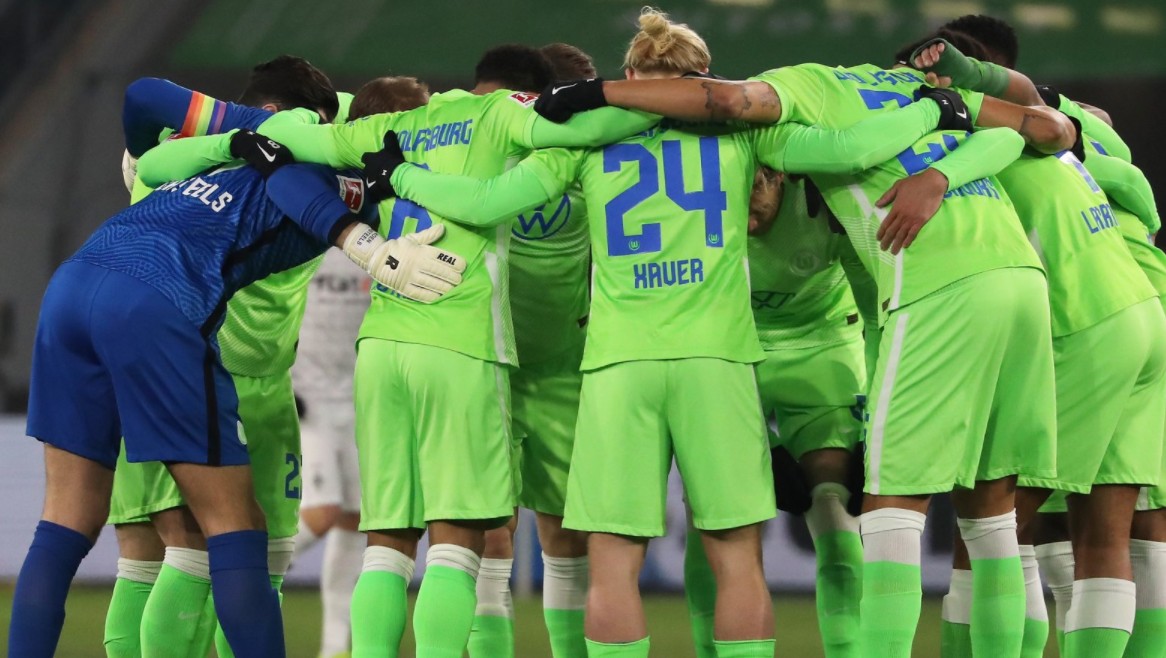 弗赖堡门将连续多场零封，稳固防线