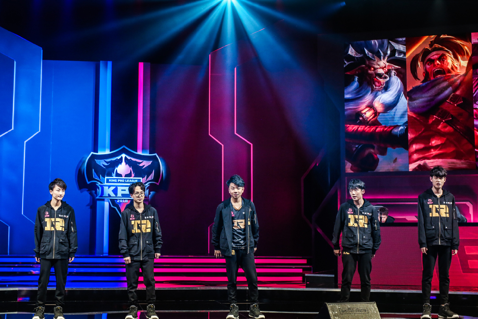 SHR强势RNG，Crisp一己之力扛起全队