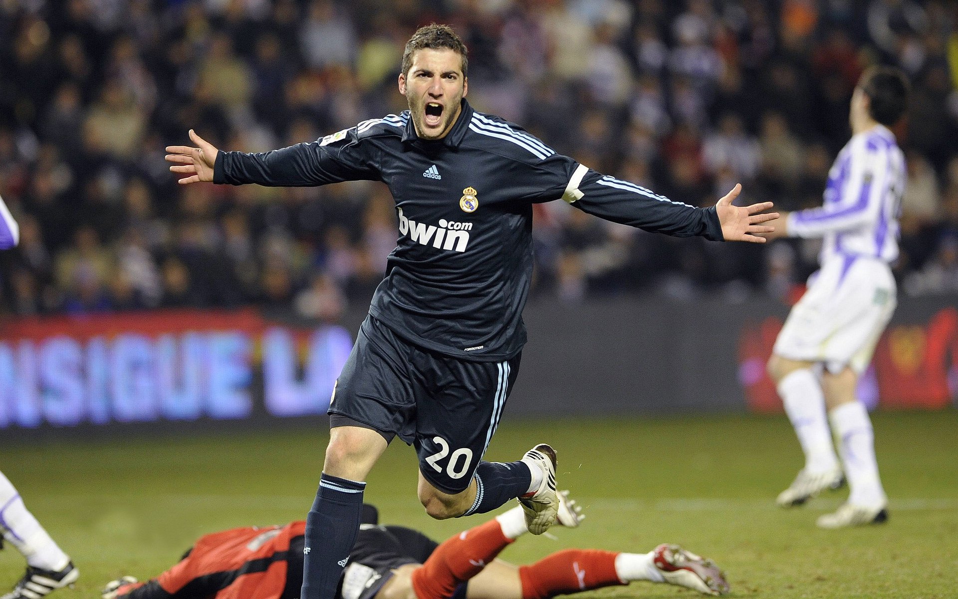 东决关键战之夜，孔德关键回合不手软