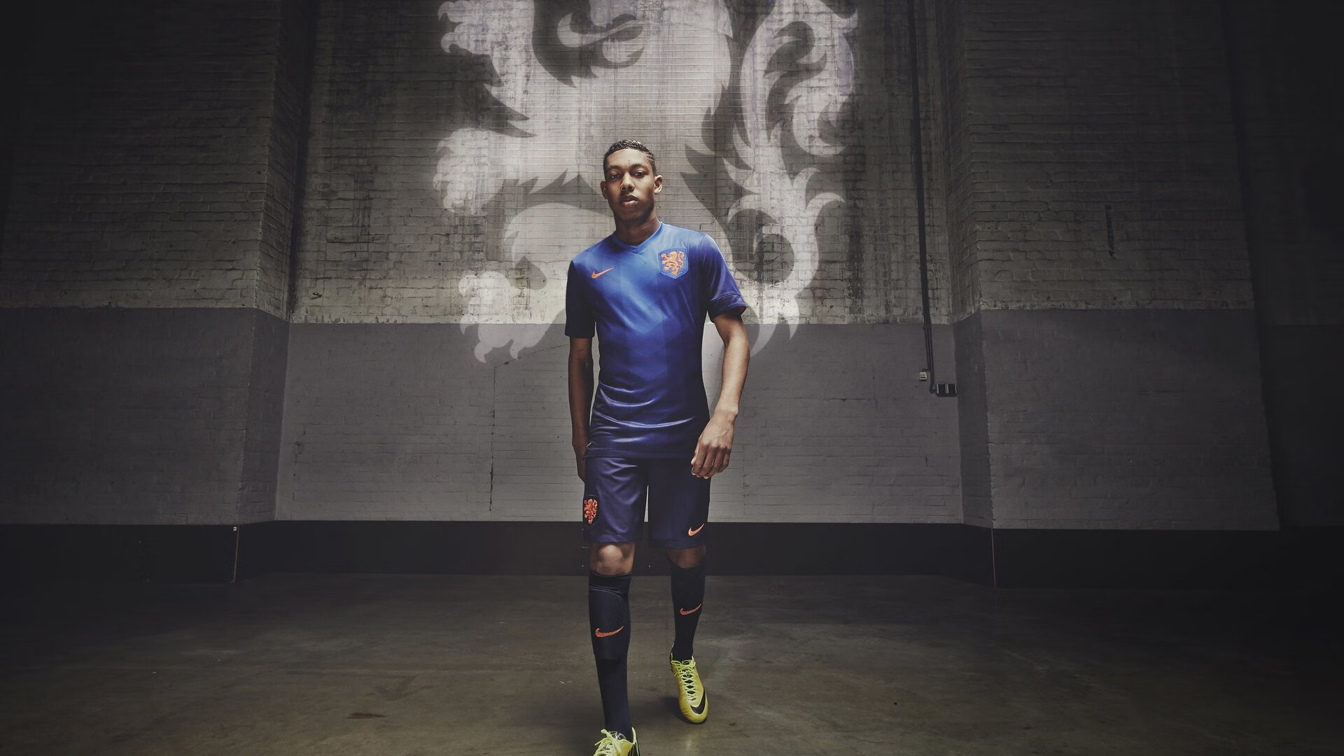 从红土到硬地，梅德韦杰夫的战术革命与ATP总决赛绝杀法网的启示